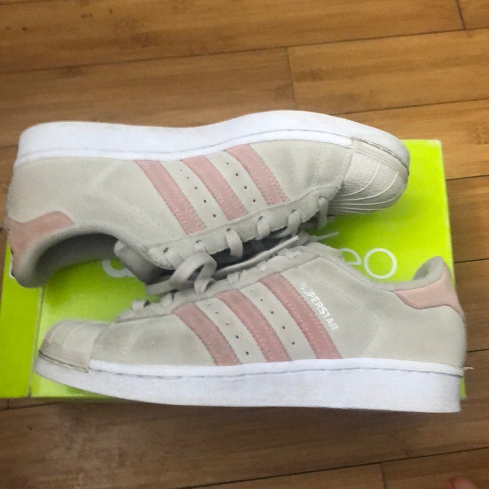 Adida superstar